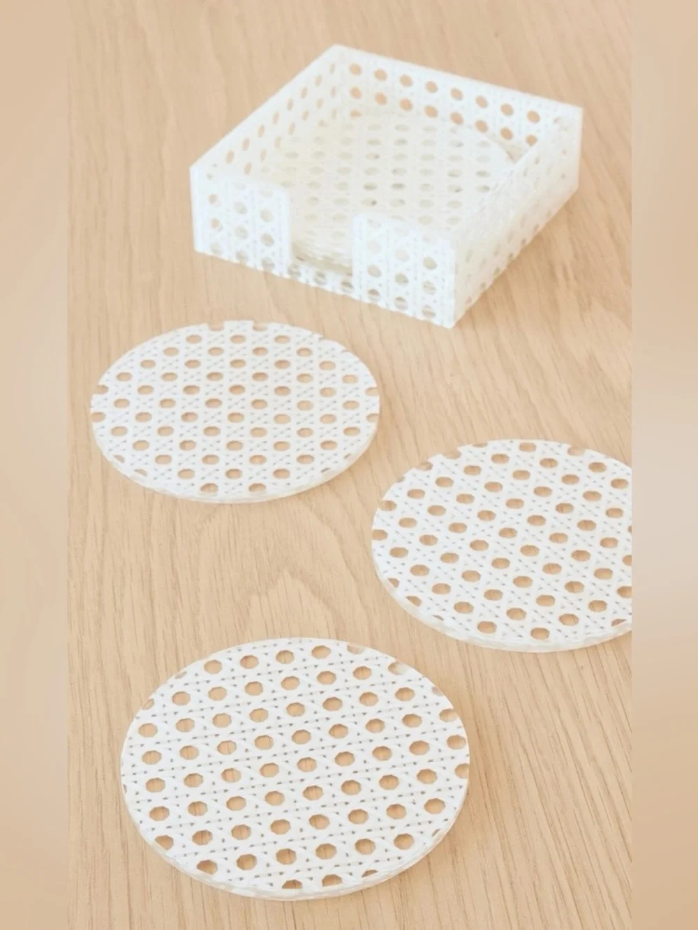 Kim Seybert White Reed Coaster Set of 6 - Picture 6 of 7